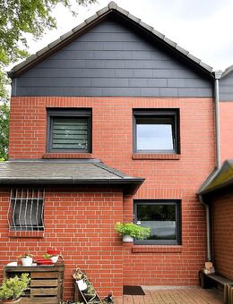 Gemütliches Reihenendhaus mit Gartenidylle und Kamin in Glinde - Glinde