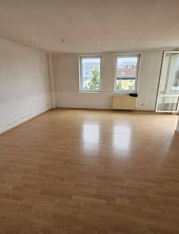 Selber Renovieren gegen Mietfrei / Schöne 3 Zimmer Wohnung im 2. OG Stellplatz möglich - Schönebeck (Elbe)