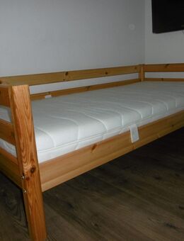 Bett mit Matratze zu verschenken - Fürth
