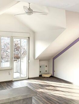 Sonnige 2,5 Zimmer DG Galeriewohnung - München
