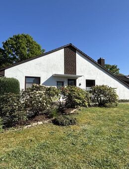 Burglesum- gepflegtes Einfamilienhaus mit viel Platz, Garage und sonnigem Grundstück - Bremen