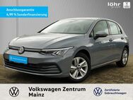 VW Golf, 1.0 VIII Lim eTSI Life, Jahr 2023 - Mainz
