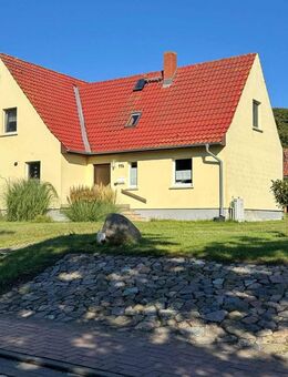 Großzügiges Einfamilienhaus mit Einliegerwohnung und weitläufigem Grundstück - Gager