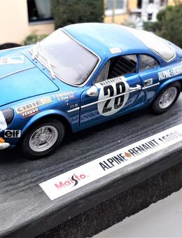 Modellautos 1:18- 3 x Renault --1 x Gordini Rally--2 x A 110 Rally - Meckenheim