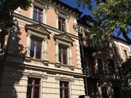 EXKLUSIVE 3-Z-WOHNUNG mit Balkon, EBK und originalem Stuck in einer historischer Villa am Park - Leipzig