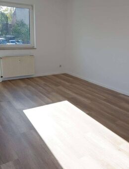 Moderne Whg. im 1. OG - Süd-Balkon - Laminat - Lift + TG-Stellplatz - Chemnitz