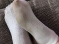 Stark getragene weiße Socken :* in 59755