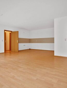 Provisionsfreie 2-Raumwohnung mit Balkon in ruhiger Lage von Döbeln zu vermieten !!! - Döbeln