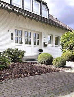 Wohnen am Rhein - Exklusiv & einzigartig: Freistehendes Einfamilienhaus mit Wellness-Flair - Meerbusch