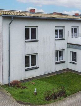 Großes Platzangebot auf 2 Etagen: Reiheneckhaus mit 6 Räumen Nähe Güstrow in Lüssow - Karow - Lüssow (Landkreis Rostock)