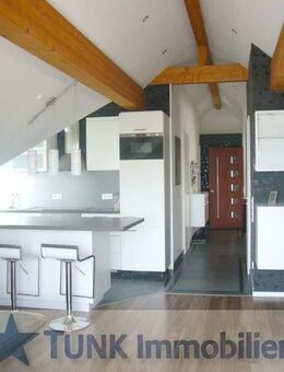 Schicke junge 2,5-Zi.-DG-Wohnung mit Balkon und Blick über Alzenau! - Alzenau