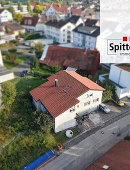 Begehrte Wohnlage trifft vielseitige Nutzung Zweifamilienhaus mit Praxisfläche zu verkaufen! - Schramberg