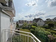 Mit dem Auto in die Tiefgarage: 4-Zi.-Wohnung mit Balkon und Blick auf Elbe und Süllberg - Hamburg