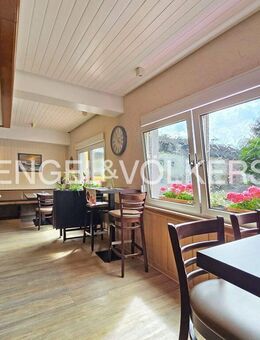 Reiheneckhaus mit 2 Wohnungen, Restaurant, Biergarten und 3 Garagen - Koblenz