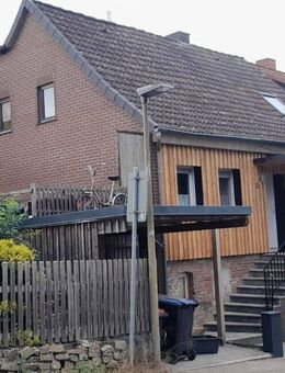 Charmantes Einfamilienhaus mit Einliegerwohnung - Hessisch Oldendorf