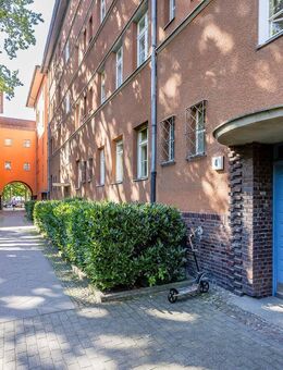 Vermietete 2-Zimmer-Wohnung mit Potential im Brüsseler Kiez - Berlin
