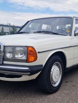 Mercedes Benz 230E W123 Automatik - Ilsfeld