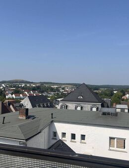 Kernsaniert & klimatisiert: 2-Zi.-Wohnung mit Wintergarten und Taunusblick in Usingen - Usingen