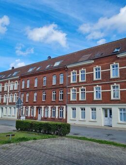 Ensemble aus 5 Mehrfamilienhäusern mit 40 Wohneinheiten auf großem Grundstück in der Hafenstadt Tönning - Tönning