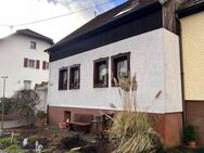 Nonnweiler-Kastel: Einfamilienhaus mit 4 Schlafzimmern und Scheune - Nonnweiler