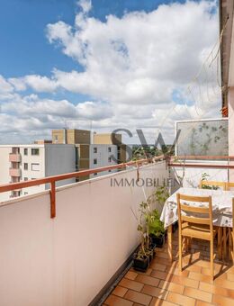 Charmante 2-Zimmer-Wohnung mit Tiefgaragenstellplatz - Solide vermietet & gepflegt - Nürnberg