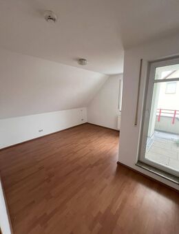 Dachgeschosswohnung in ruhiger Lage - Nürnberg