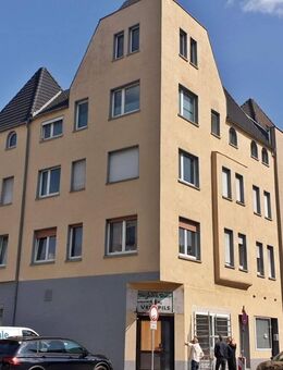 Modernisiertes Wohn- und Geschäftshaus, 488 qm vermietbare Fläche, 3 Garagen - Recklinghausen