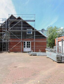 Viel Platz, viel Potenzial: Zweifamilienhaus im Grünen mit kernsanierter Wohnung & Ausbaureserve - Bullenkuhlen