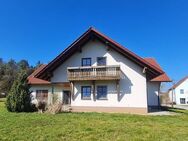 Gepflegtes Einfamilien-Landhaus mit Einlieger-Wohnung Doppel-Garage und Werkstatt-Halle - Lauterhofen