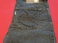 Schöne braune Joker Jeans, Größe 33/34 - Zossen