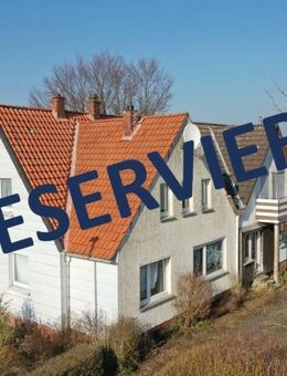 Ländliches Wohnen mit Weitblick: Großes Einfamilienhaus mit zwei Wohneinheiten und Gartenparadies - Bad Münder (Deister)