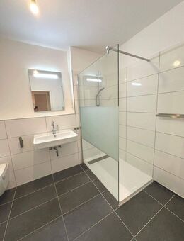 4 - Zimmerwohnung im 1. Obergeschoss / Gäste-WC / Kellerraum / PKW-Stellplatz / ohne Balkon - Konz