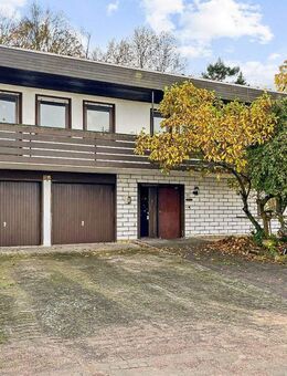 Geräumiges Einfamilienhaus in einzigartiger Hanglage mit großem Grundstück und Doppelgarage in Eime - Eime