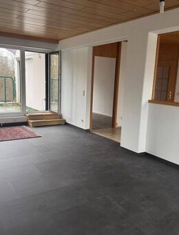 Helle ETW mit Dachterrasse - Nürnberg