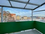 +++ Attraktive Dachgeschoss-Wohnung mit Einbauküche +++ - Plauen