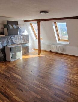 Charmante 4-Zimmer-Altbauwohnung, gute Raumaufteilung, tolle Aussicht, zentrale Lage - Stuttgart