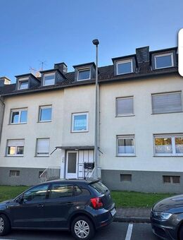 SCHADE HAUSVERWALTUNG - Kernsanierte 3-Zimmerwohnung im Dachgeschoss zu vermieten! - Plettenberg