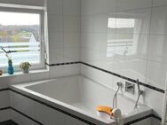 Großzügige 4-Zimmer-Wohnung mit Doppelgarage und zwei Balkonen - Radevormwald (Stadt auf der Höhe)