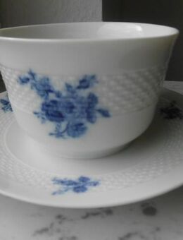 Hutschenreuther Porzellan Tradition blaue Rose: Sauciere 5,- - Flensburg