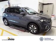 VW T-Cross, 1.0 TSI Move Gar 11 2028 LIGHT-ASSIS, Jahr 2023 - Hohenwestedt