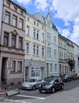 Attraktives Mehrfamilienhaus im Zentrum von Bonn gepflegt und mit Entwicklungsmöglichkeiten! - Bonn