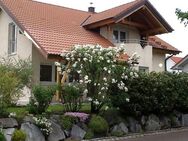 Freistehendes Einfamilienhaus mit Balkon, großer Terrasse und Garten in Zell unter Aichelberg - Zell (Aichelberg)