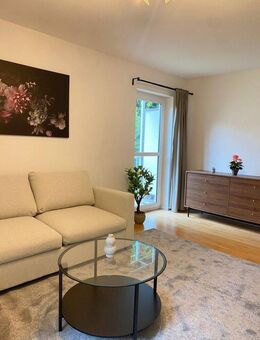 Helle & möblierte 1-Zimmer-Wohnung mit Balkon - Erstbezug nach Sanierung - Rosenheim