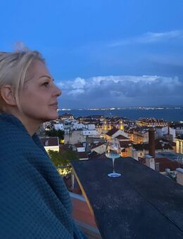 Ich möchte einen Mann für eine warme, ehrliche Beziehung kennenlernen. - Stuttgart