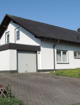 Hamm - Rhynern : Freistehender familienfreundlicher Bungalow mit Satteldach auf einem großzügen Kaufgrundstück ! - Hamm