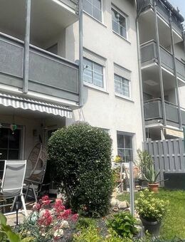 4,9 % Rendite, neu sanierte, vermietete ETW mit Gartenanteil und TG Stellplatz - Schkopau