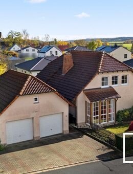Ruhige Lage! Gepflegtes Einfamilienhaus mit großer Südwest-Terrasse und tollem Garten - Rugendorf