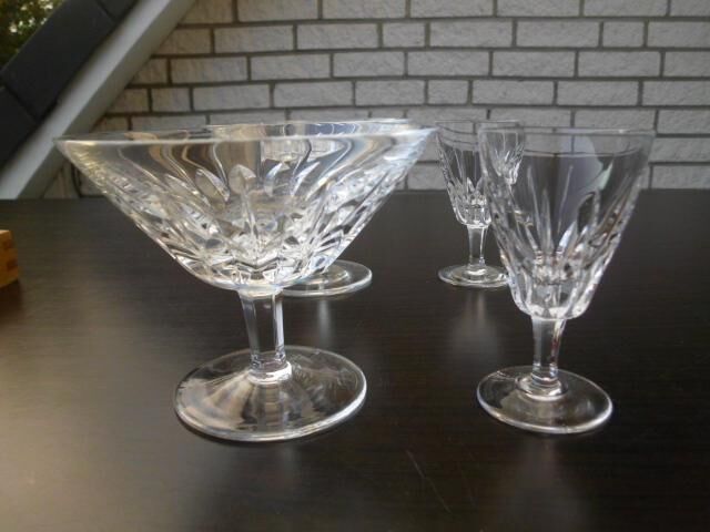 4 vintage Glas-Untersetzer -- Bleikristall