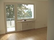 Gepflegte 3-Zimmer-Wohnung mit Balkon, Keller & Garage - 1. Obergeschoss - Hochheim (Main)