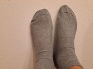 2 Tage getragene graue Socken - Leipzig